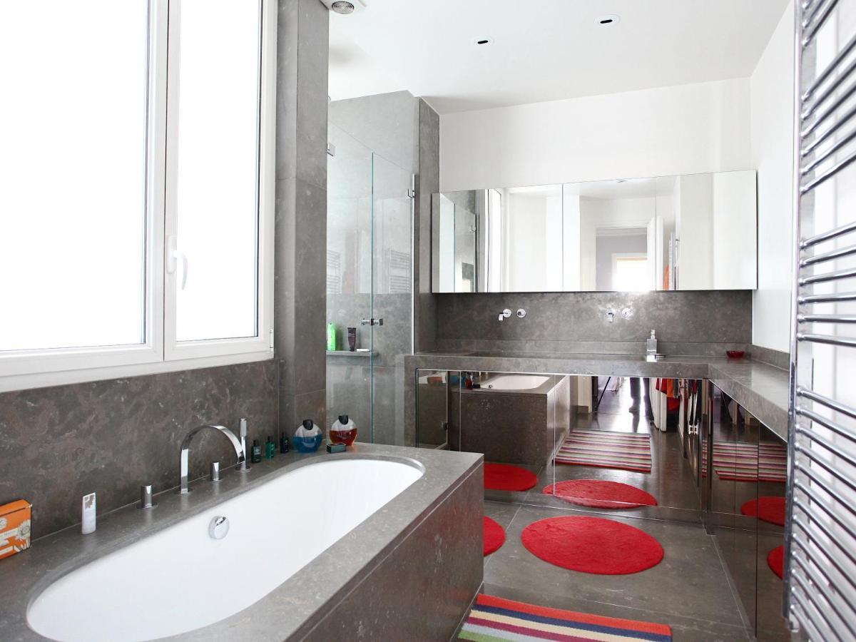 Outstanding 2 Bedrooms With A Terrific Eiffel Tower View باريس المظهر الخارجي الصورة
